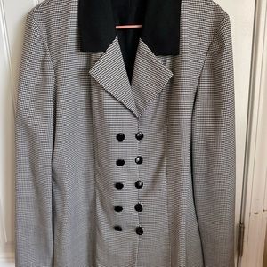 Jonathan Logan vintage blazer/suit jacket hounds tooth.black and white